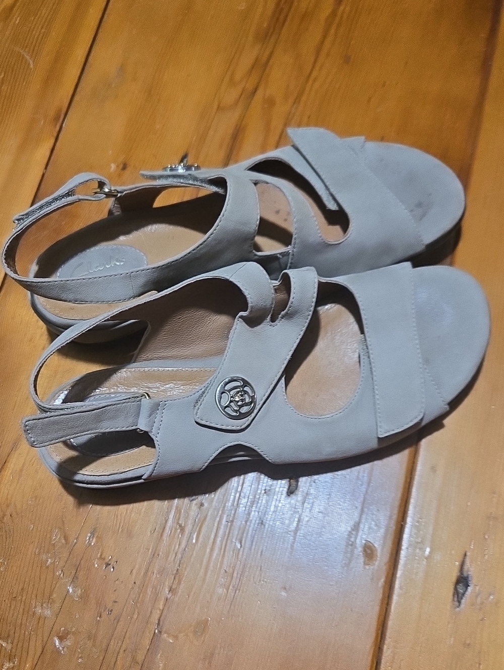 Clarks Slingback Sandals Taupe Sz 8.5